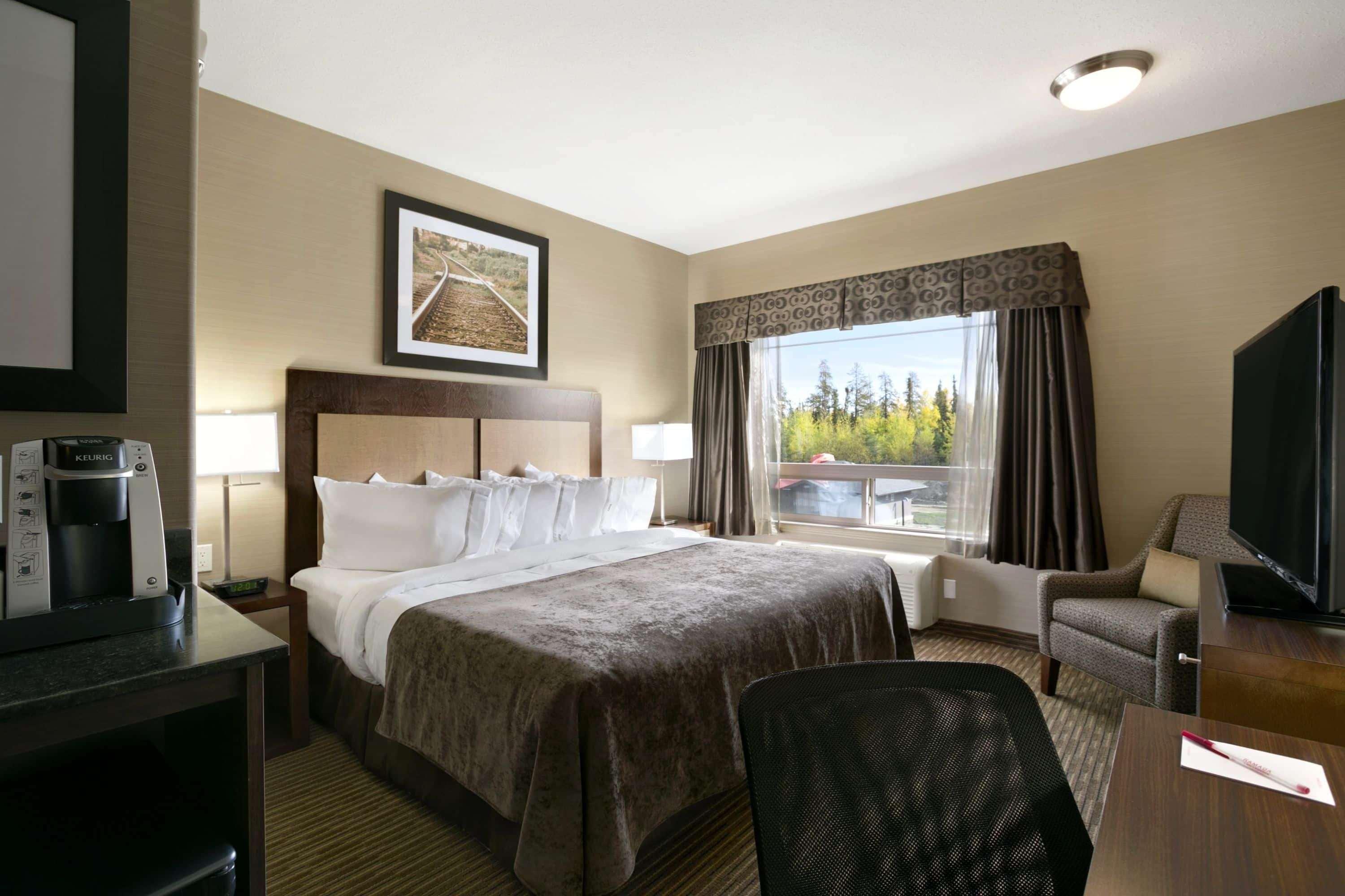 Ramada By Wyndham Conklin Hotel Buitenkant foto